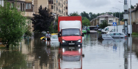 В Одинцове водителям помогают эвакуировать затопленные автомобили - Regions.Ru