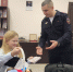 Школьнице из Одинцова в день получения паспорта попробовала себя в роли сотрудника отдела миграции - Regions.Ru