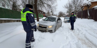 В Одинцовском округе сотрудники Госавтоинспекции помогают водителям в снегопад - Городской округ Одинцово