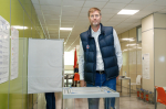 Алексей Саврасенко проголосовал на избирательном участке в поселке Горки-2